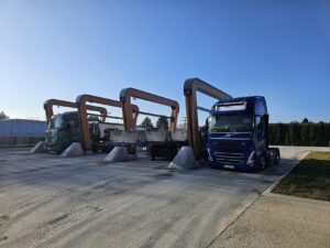 Simultaneous Charging of Truck and Trailer Simultaneous Charging of Truck and Trailer